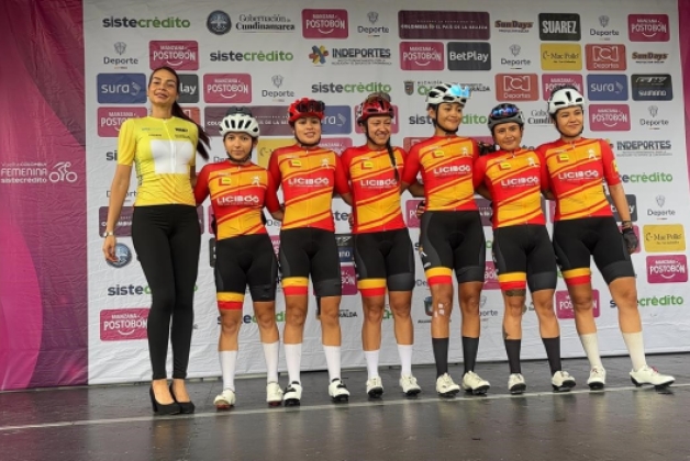 Este fue el Equipo Bogotá-IDRD-Licibog-Lotería de Bogotá de ciclismo, que participó en la Vuelta a Colombia Femenina. Foto Camilo Monsalve, enviado especial IDRD.