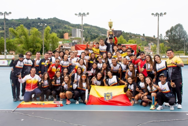 Este es el Equipo Bogotá, que luego de dos décadas, consiguió el título del Campeonato Nacional Interligas de Patinaje de Carreras. Foto cortesía Liga de Patinaje de Bogotá.