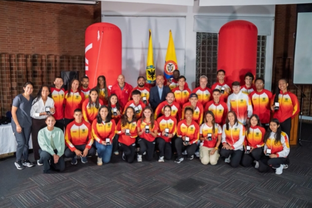 Varios de los medallistas del Equipo Bogotá en los Juegos Centroamericanos y del Caribe Santo Domingo 2026, fueron homenajeados por el IDRD en la Plaza de los Artesanos, reconociendo su esfuerzo y dedicación. Foto IDRD.