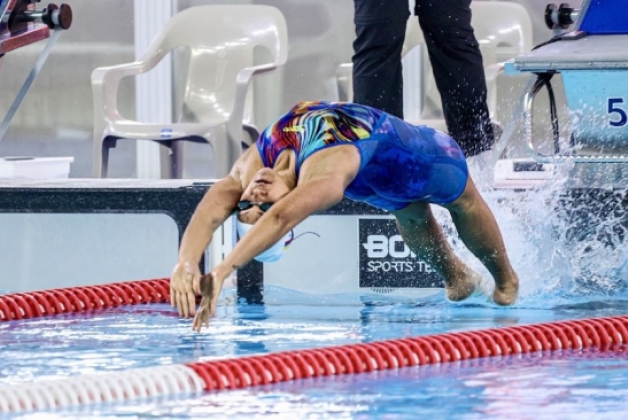Jasmín Pistelli abrió su participación en los Juegos Suramericanos con cuarto lugar en 50 mts espalda, pero luego remató magistralmente el relevo 4x200 mts libres femenino, para asegurar la medalla de plata. Foto cortesía COC.