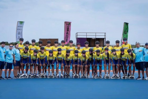 Esta es la Selección Colombia de Patinaje de Velocidad, que arranca su participación en el Campeonato Mundial en Paraguay. Son 28 deportistas y de ellos, 13 son del Equipo Bogotá. Foto cortesía Fedepatín.