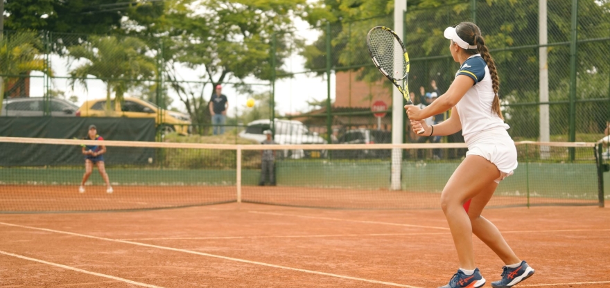 Tenis