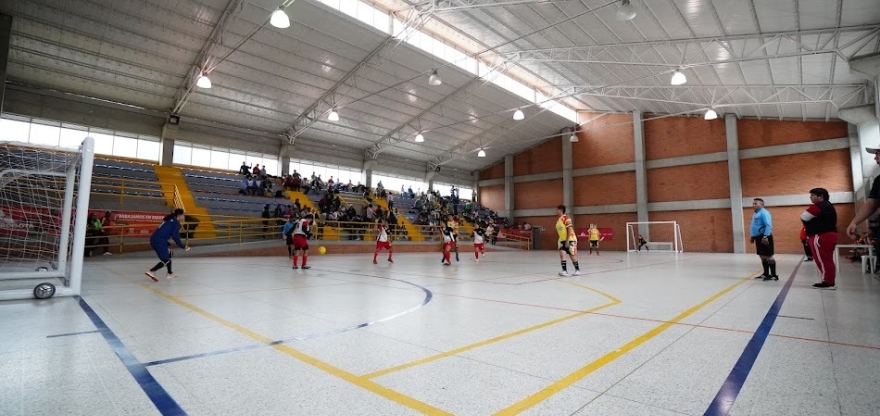 Bogotá estrena servicio de práctica libre en los polideportivos de los Centros de Felicidad