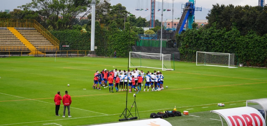 La Selección Colombia entrena en una de las mejores canchas del país