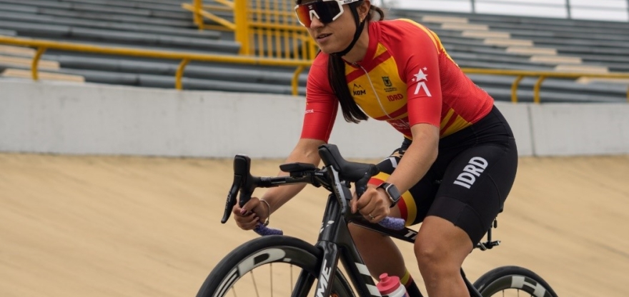 Paula Ossa, en paracycling, le entregó la primera medalla de oro al Equipo Bogotá para Colombia en los Juegos Parasuramericanos Valledupar 2026. Foto IDRD.