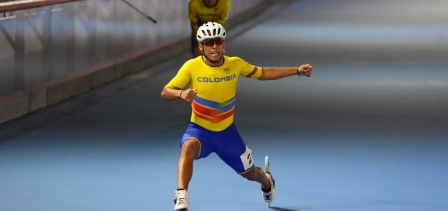 El patinador de carreras John Edwar Tascón, fue el máximo medallista del Equipo Bogotá en los XXV Juegos Centroamericanos y del Caribe 2026. Foto IDRD / Andrés ROT.