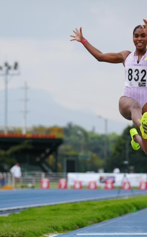 Gran estreno en la Liga Diamante 2026 tuvo la deportista del Equipo Bogotá, Natalia Linares, medalla de plata en salto largo en la I Parada en Shangai. Foto IDRD.