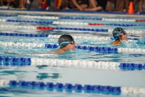 Niños en piscina