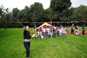 Actividad de campamento en parque