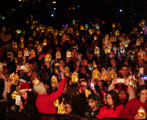 Noche de velitas en el parque Simón Bolívar