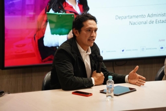 Subdirector Javier Suárez en evento de Cuenta Satélite del Deporte en Bogotá