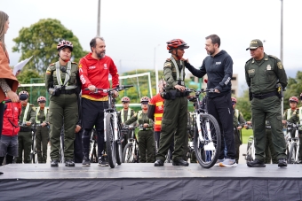 El IDRD y la Policía Metropolitana firman el convenio "Bogotá Deportiva, Recreativa y Segura" para fortalecer la protección de la Ciclovía y los espacios relacionados en la ciudad 