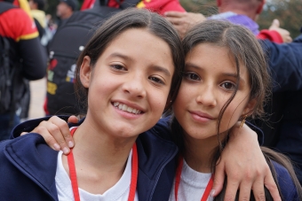 Estudiantes del Colegio Luis Eduardo Mora Osejo, de la localidad de Usme, vivieron la alegría de ir por primera vez a un parque de diversiones… y se gozaron Mundo Aventura.