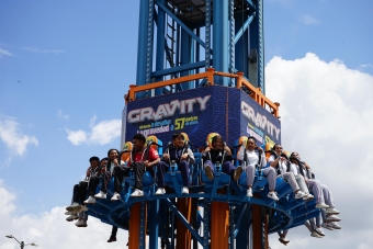 Estudiantes del Colegio Luis Eduardo Mora Osejo, de la localidad de Usme, vivieron la alegría de ir por primera vez a un parque de diversiones… y se gozaron Mundo Aventura.