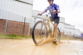  24 horas MTB en el parque Zona Franca