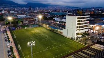 Iluminación de canchas en Puente Aranda