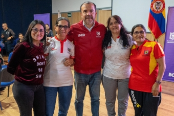 Homenaje a las madres de los paratletas del Equipo Bogotá-