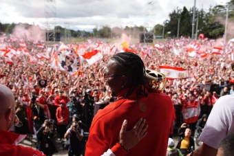 Bogotá celebró la décima estrella de Independiente Santa Fe en el parque Simón Bolívar