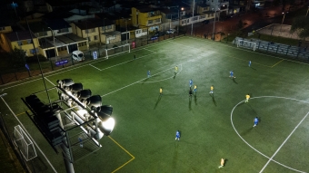 Sistema de Iluminación en Cancha del Parque Villa Mayor