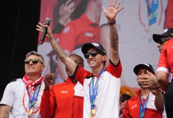 Bogotá celebró la décima estrella de Independiente Santa Fe en el parque Simón Bolívar