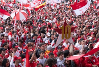 Bogotá celebró la décima estrella de Independiente Santa Fe en el parque Simón Bolívar
