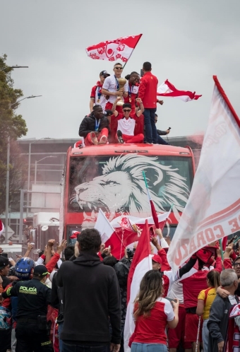 Bogotá celebró la décima estrella de Independiente Santa Fe en el parque Simón Bolívar