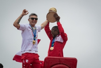Bogotá celebró la décima estrella de Independiente Santa Fe en el parque Simón Bolívar