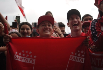 Bogotá celebró la décima estrella de Independiente Santa Fe en el parque Simón Bolívar