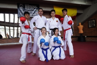 Pablo Ríos entrenando a los jóvenes talentos de Bogotá