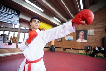 Pablo Ríos entrenando a los jóvenes talentos de Bogotá