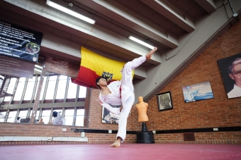 Pablo Ríos entrenando a los jóvenes talentos de Bogotá