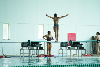 Trampolines olímpicos para los clavados en el Complejo Acuático