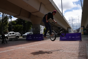 Daniel Dhers rodó con Bogotá en la Ciclovía Alternativa del IDRD