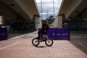 Daniel Dhers rodó con Bogotá en la Ciclovía Alternativa del IDRD