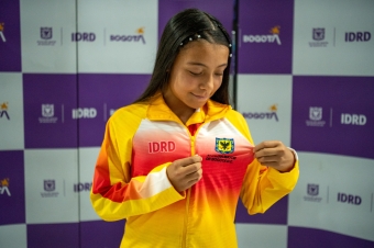 Bogotá entregó la bandera a su delegación a la Final Nacional de los Juegos Intercolegiados