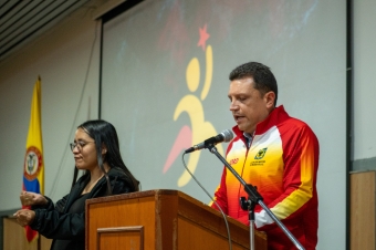 Bogotá entregó la bandera a su delegación a la Final Nacional de los Juegos Intercolegiados