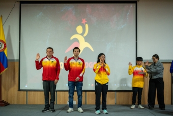 Bogotá entregó la bandera a su delegación a la Final Nacional de los Juegos Intercolegiados