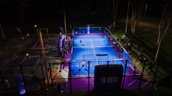Pista pública de pádel y una cancha de pickleball en el Parque El Salitre