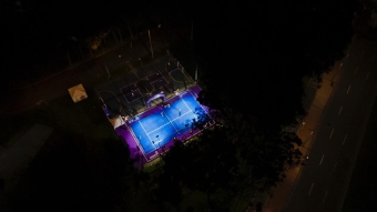 Pista pública de pádel y una cancha de pickleball en el Parque El Salitre