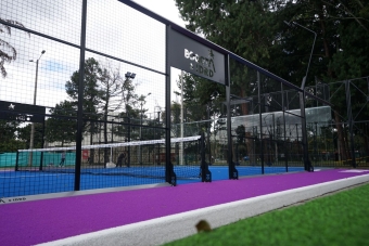 Pista pública de pádel y una cancha de pickleball en el Parque El Salitre