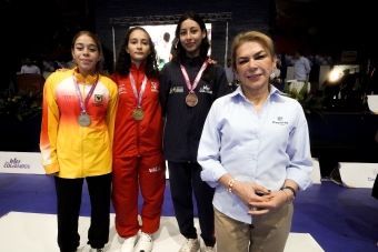 Lucha libre y bádminton distritales se lucen en Palmira