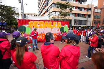 El IDRD transformó el Parque de los Hippies con una jornada de voluntariado, cultura ciudadana y embellecimiento