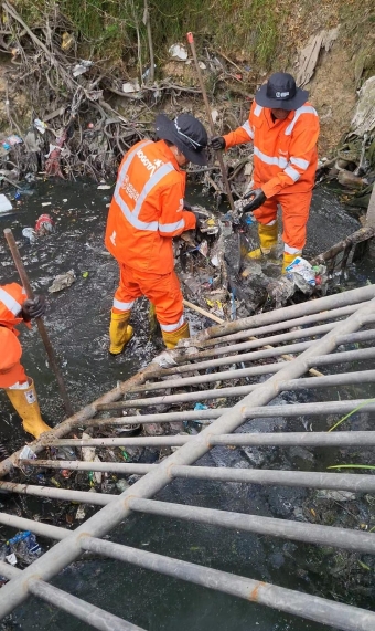 Operativo integral de aseo y mantenimiento en parques