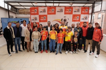 Bogotá entrega becas a los seis ganadores de Sueños de Cancha
