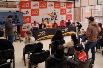 Bogotá entrega becas a los seis ganadores de Sueños de Cancha