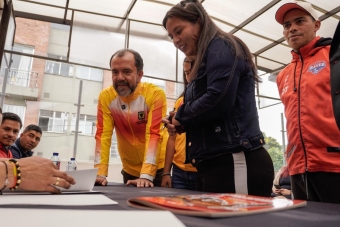 Bogotá entrega becas a los seis ganadores de Sueños de Cancha