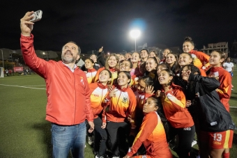 IDRD entregó cinco canchas sintéticas renovadas en Fontibón y fortalece la infraestructura deportiva del occidente de Bogotá