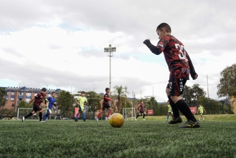IDRD entregó cinco canchas sintéticas renovadas en Fontibón y fortalece la infraestructura deportiva del occidente de Bogotá