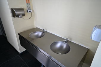 Baños en el Parque Movistar Arena. 