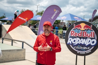 Red Bull Rodando encendió Bogotá: Dhers, las Villegas, Rincón y Caicedo llevaron el freestyle al límite
